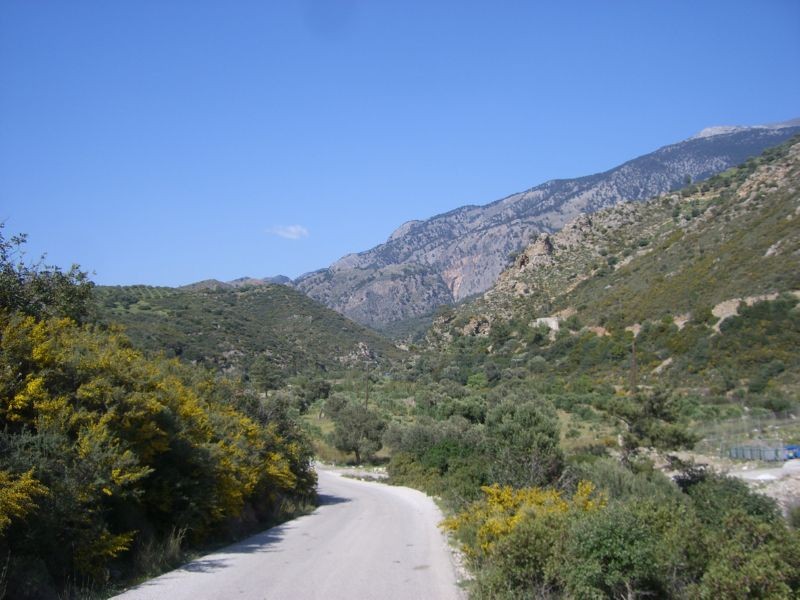 CIMG7272 on the way to Sougia